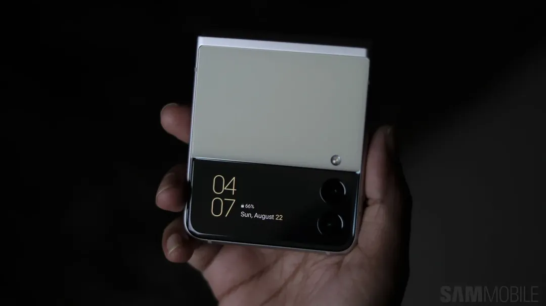 Apple đang thử nghiệm màn hình e-ink màu cho thiết bị gập Apple đang thử nghiệm màn hình e-ink màu cho thiết bị gập