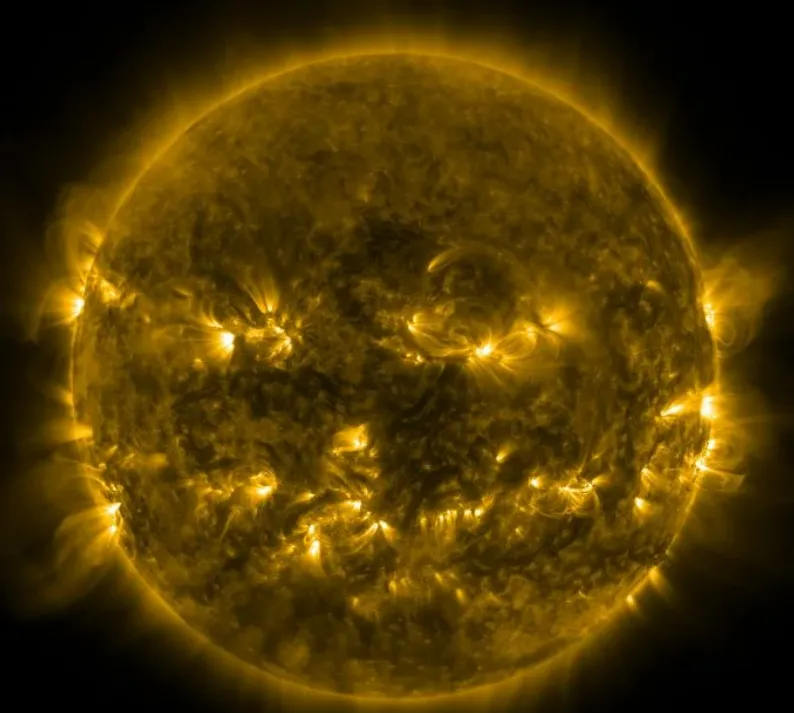 Mặt Trời có nhiều hiện tượng kỳ lạ, các nhà khoa học giải thích như nào? Mặt Trời có nhiều hiện tượng kỳ lạ, các nhà khoa học giải thích như nào?