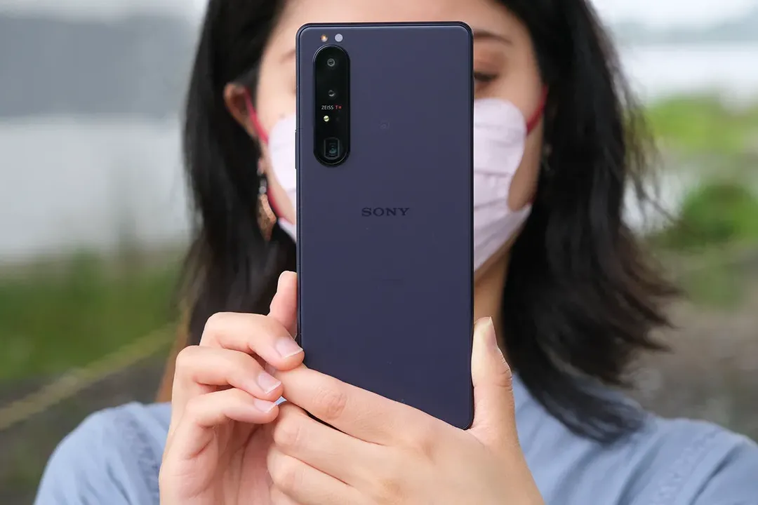 Sony lí giải vì sao điện thoại Xperia viền dày, triết lí camera trung thực ít lạm dụng AI Sony lí giải vì sao điện thoại Xperia viền dày, triết lí camera trung thực ít lạm dụng AI