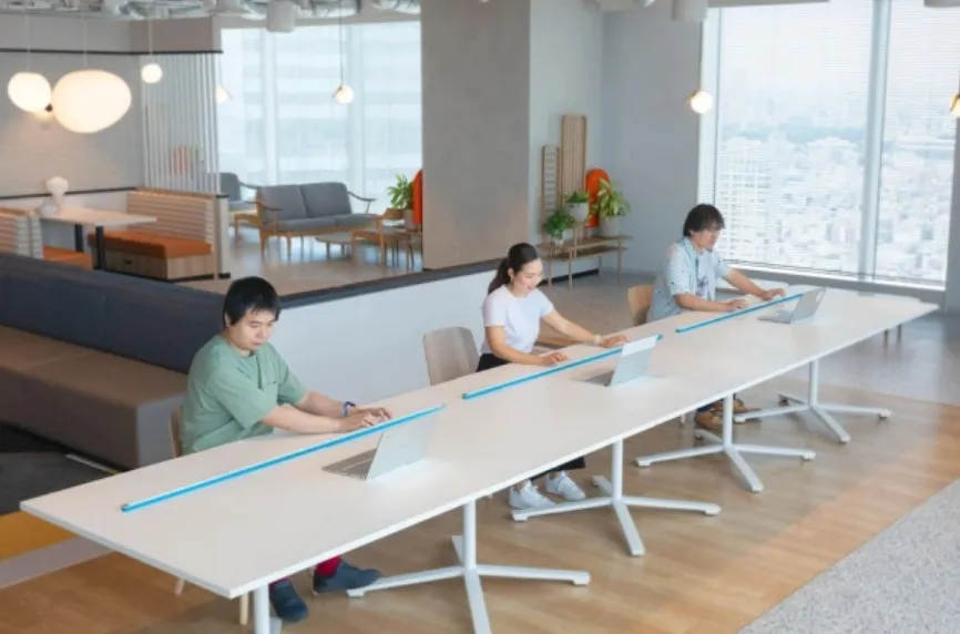 Kỹ sư Google Nhật chế tạo bàn phím dài như cây gậy nhưng vẫn đầy đủ phím Kỹ sư Google Nhật chế tạo bàn phím dài như cây gậy nhưng vẫn đầy đủ phím