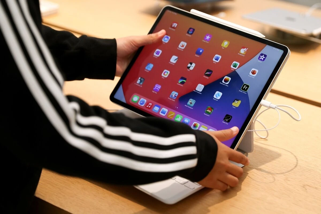 Apple bắt tay với truyền thông online, tạm biệt truyền thông trực tiếp Apple bắt tay với truyền thông online, tạm biệt truyền thông trực tiếp