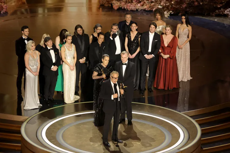 Oscar 2024: Tất tần tật những diễn viên, đạo diễn, bộ phim giành tượng vàng danh giá Oscar 2024: Tất tần tật những diễn viên, đạo diễn, bộ phim giành tượng vàng danh giá