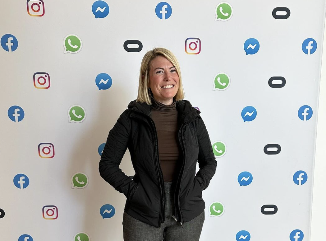 Giám đốc ngủ trên sàn văn phòng, chăm chỉ nhất Twitter cũng bị sa thải, về đầu quân cho Facebook Giám đốc ngủ trên sàn văn phòng, chăm chỉ nhất Twitter cũng bị sa thải, về đầu quân cho Facebook