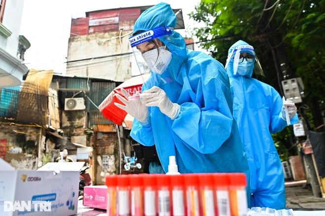 Hà Nội: Phát hiện 2 F0 cộng đồng tại Hoàng Mai, một người là nhân viên y tế Hà Nội: Phát hiện 2 F0 cộng đồng tại Hoàng Mai, một người là nhân viên y tế