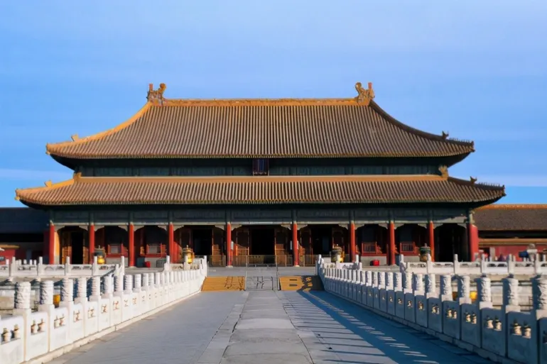Tại sao Tử Cấm Thành rộng lớn như vậy nhưng hoàn toàn không có cây xanh? Tại sao Tử Cấm Thành rộng lớn như vậy nhưng hoàn toàn không có cây xanh?