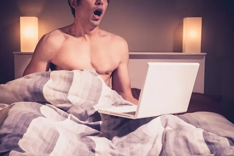 Chưa kịp lên đỉnh đã suýt xuống hố: Nam thanh niên vỡ phổi khi đang... thủ dâm Chưa kịp lên đỉnh đã suýt xuống hố: Nam thanh niên vỡ phổi khi đang... thủ dâm