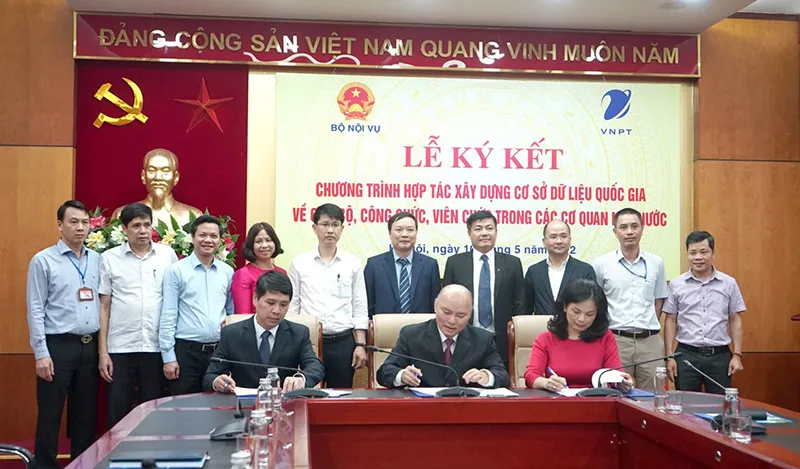 Bộ Nội vụ xây hệ thống cơ sở dữ liệu quốc gia về công chức, viên chức Bộ Nội vụ xây hệ thống cơ sở dữ liệu quốc gia về công chức, viên chức