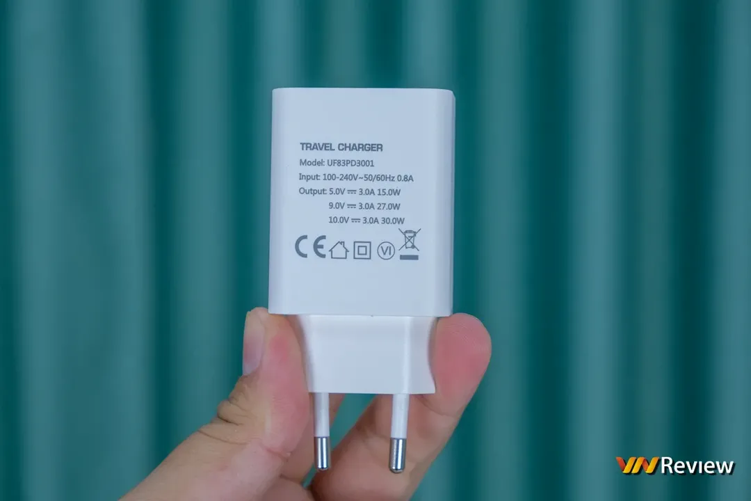 Mở hộp, trên tay nhanh Bphone A85 5G: Màn “lột xác” ngoạn mục về thiết kế Mở hộp, trên tay nhanh Bphone A85 5G: Màn “lột xác” ngoạn mục về thiết kế