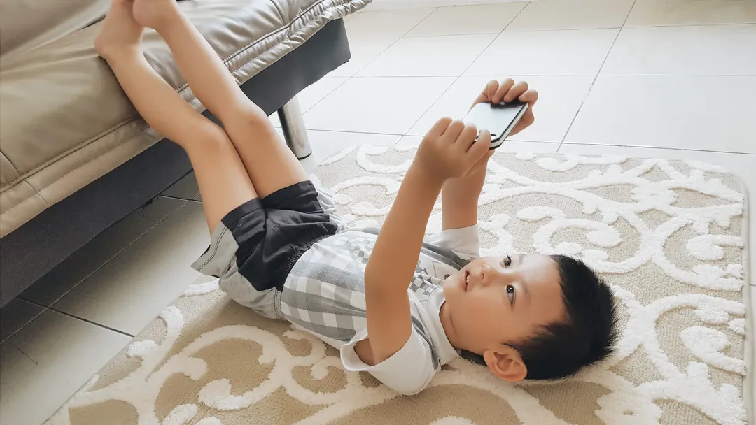 Nói với trẻ em về những chuyện buồn như thế nào? Nói với trẻ em về những chuyện buồn như thế nào?