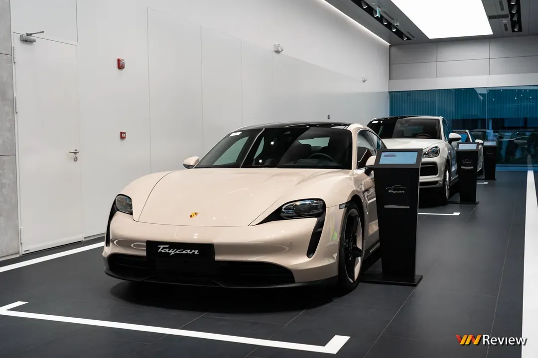 Ngắm một vòng Trung tâm Porsche Sài Gòn: Hiện đại bậc nhất Việt Nam Ngắm một vòng Trung tâm Porsche Sài Gòn: Hiện đại bậc nhất Việt Nam