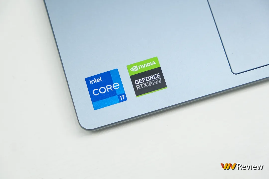 Đánh giá Lenovo Yoga Slim 7i Pro X: chiếc laptop “đa-zi-năng” đúng nghĩa đây rồi Đánh giá Lenovo Yoga Slim 7i Pro X: chiếc laptop “đa-zi-năng” đúng nghĩa đây rồi