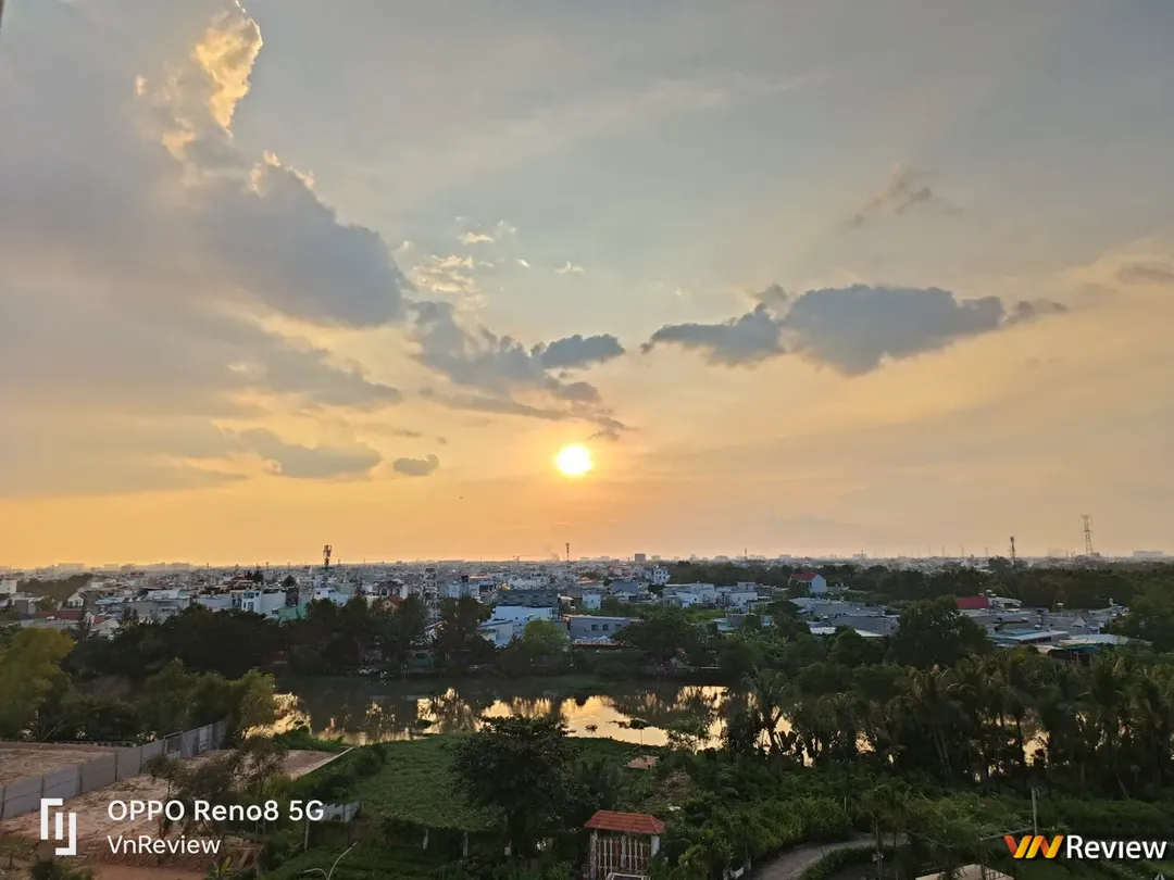 Đánh giá Oppo Reno8 5G: smartphone cho người trọng thiết kế, camera và sạc nhanh Đánh giá Oppo Reno8 5G: smartphone cho người trọng thiết kế, camera và sạc nhanh