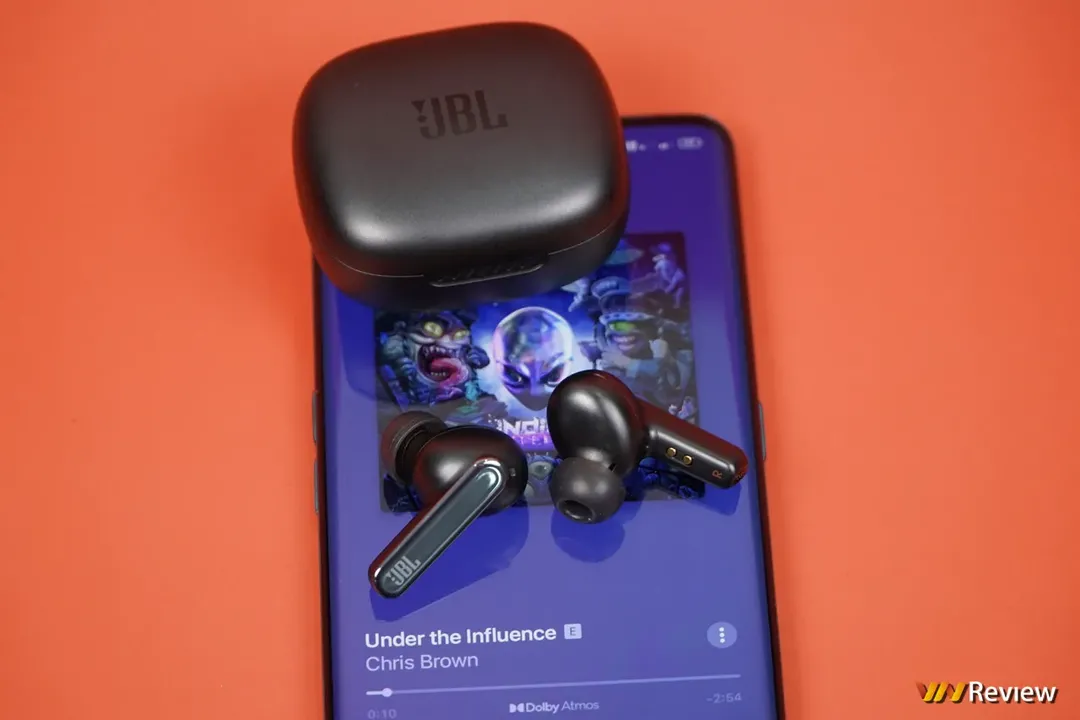 Đánh giá JBL Live Pro 2: nâng cấp lớn cả về chống ồn, chất âm lẫn thời lượng pin Đánh giá JBL Live Pro 2: nâng cấp lớn cả về chống ồn, chất âm lẫn thời lượng pin