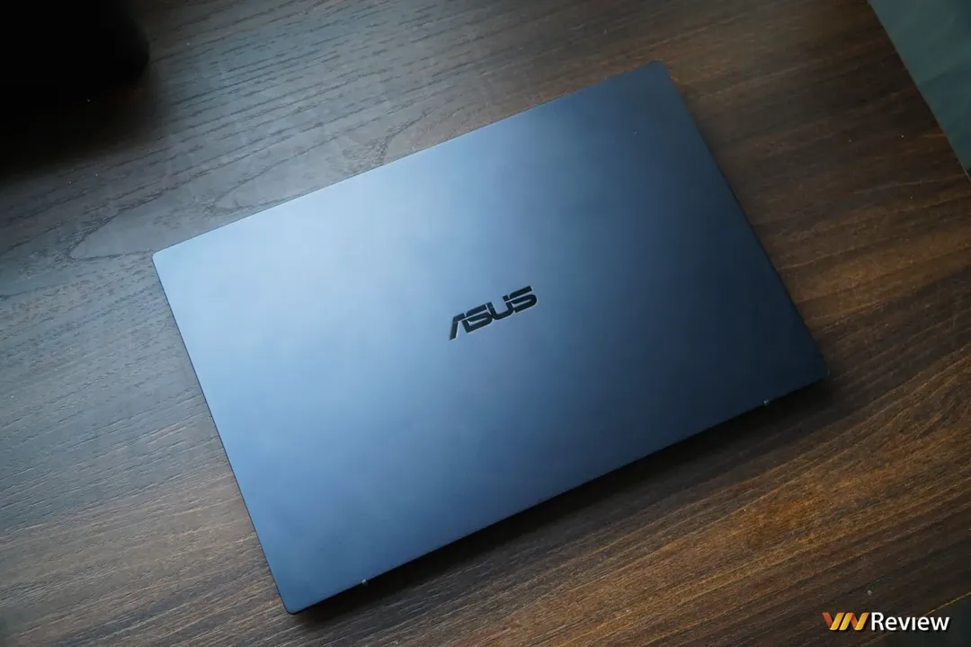 Đánh giá Asus ExpertBook B1 2022: laptop “chuẩn bài” cho doanh nghiệp vừa và nhỏ Đánh giá Asus ExpertBook B1 2022: laptop “chuẩn bài” cho doanh nghiệp vừa và nhỏ