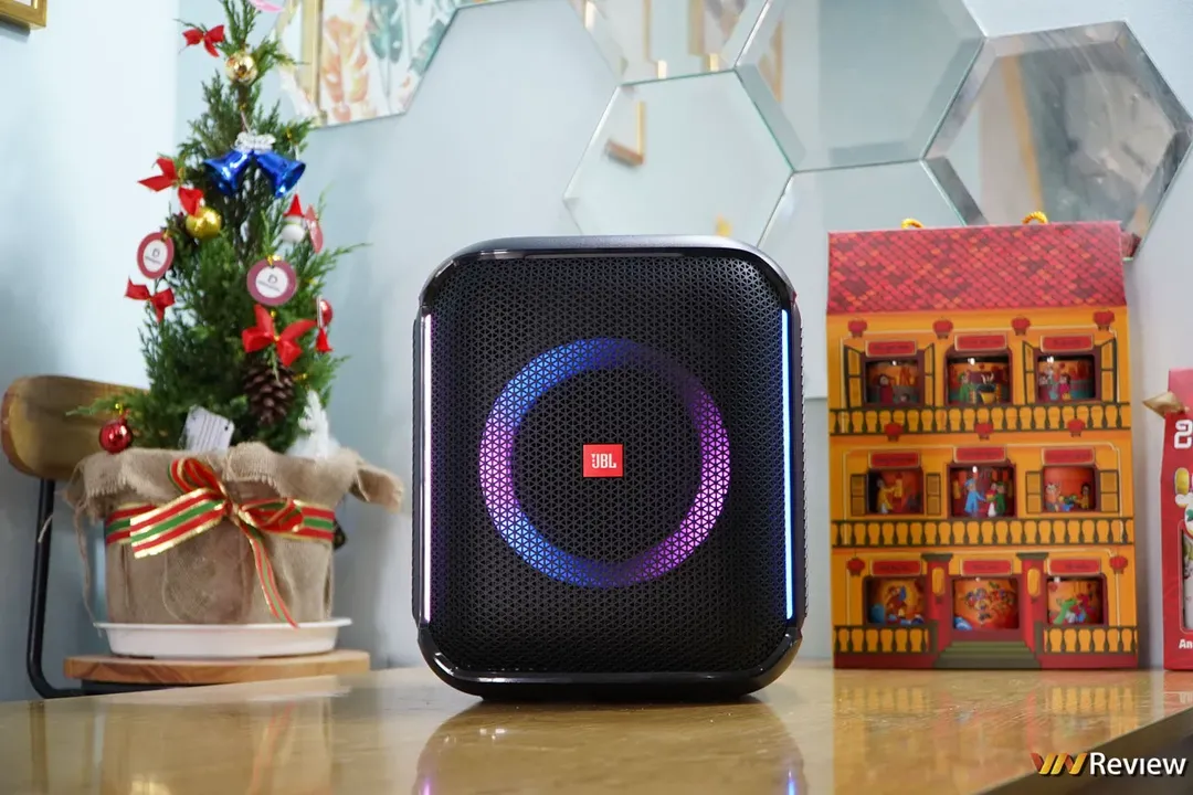 Đánh giá JBL PartyBox Encore: loa karaoke di động nhỏ gọn đủ món ăn chơi   Đánh giá JBL PartyBox Encore: loa karaoke di động nhỏ gọn đủ món ăn chơi