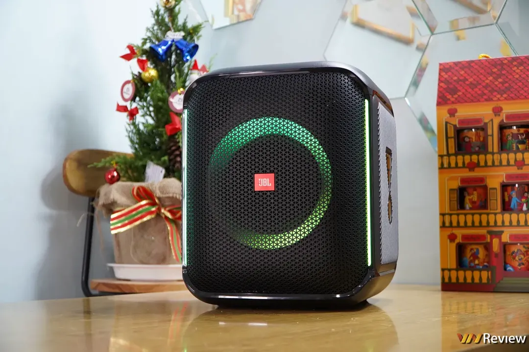 Đánh giá JBL PartyBox Encore: loa karaoke di động nhỏ gọn đủ món ăn chơi   Đánh giá JBL PartyBox Encore: loa karaoke di động nhỏ gọn đủ món ăn chơi