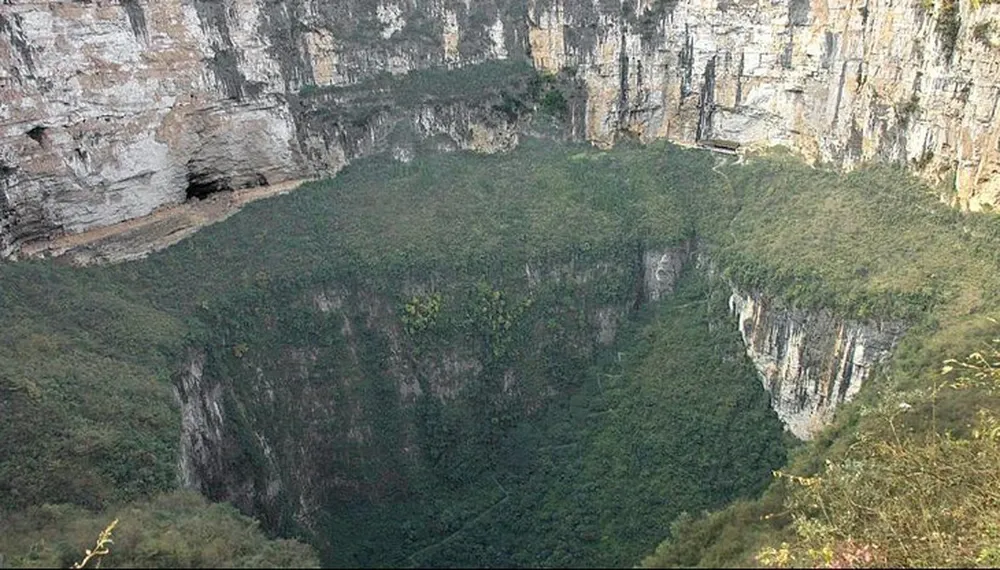 Bí ẩn hố thiên đường sâu nhất thế giới ở Trung Quốc Bí ẩn hố thiên đường sâu nhất thế giới ở Trung Quốc