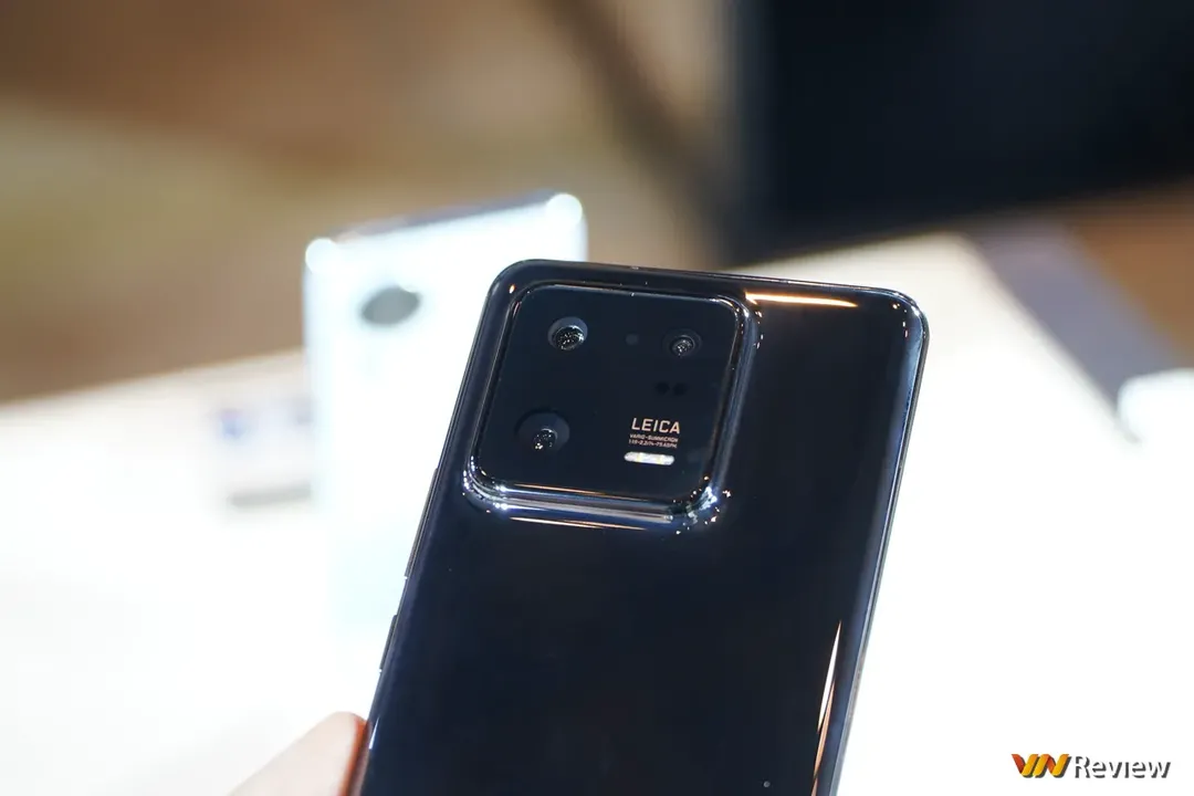 Trên tay Xiaomi 13 Pro - smartphone gần 30 triệu đồng của Xiaomi vừa ra mắt tại Việt Nam, chụp thử camera Leica xem có như lời đồn Trên tay Xiaomi 13 Pro - smartphone gần 30 triệu đồng của Xiaomi vừa ra mắt tại Việt Nam, chụp thử camera Leica xem có như lời đồn