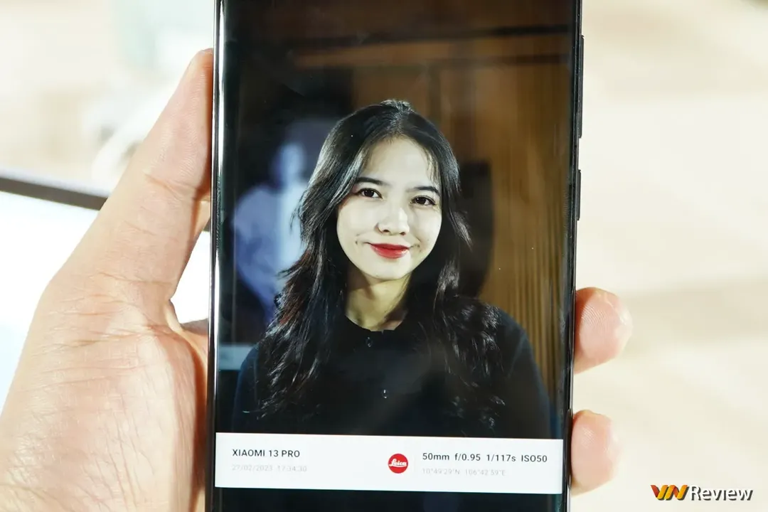 Trên tay Xiaomi 13 Pro - smartphone gần 30 triệu đồng của Xiaomi vừa ra mắt tại Việt Nam, chụp thử camera Leica xem có như lời đồn Trên tay Xiaomi 13 Pro - smartphone gần 30 triệu đồng của Xiaomi vừa ra mắt tại Việt Nam, chụp thử camera Leica xem có như lời đồn
