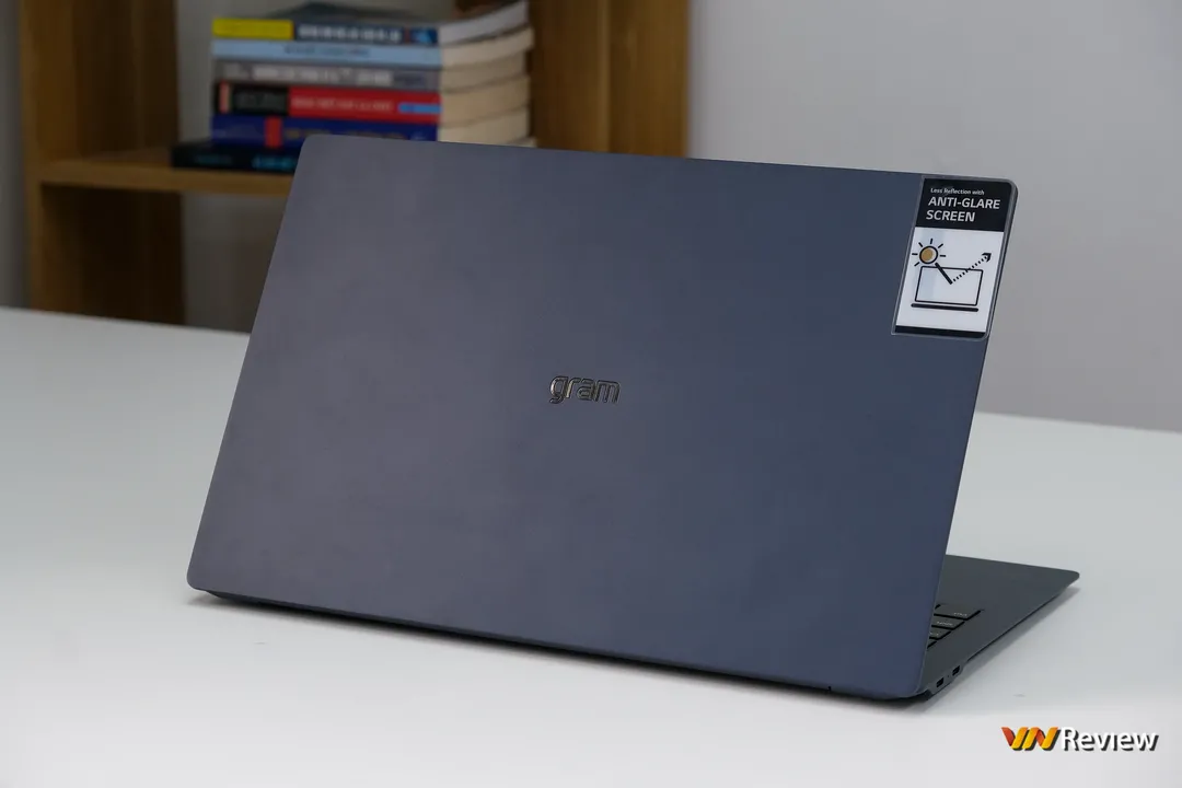 Đánh giá LG gram SuperSlim: nâng tầm cuộc chơi ultrabook siêu mỏng nhẹ Đánh giá LG gram SuperSlim: nâng tầm cuộc chơi ultrabook siêu mỏng nhẹ