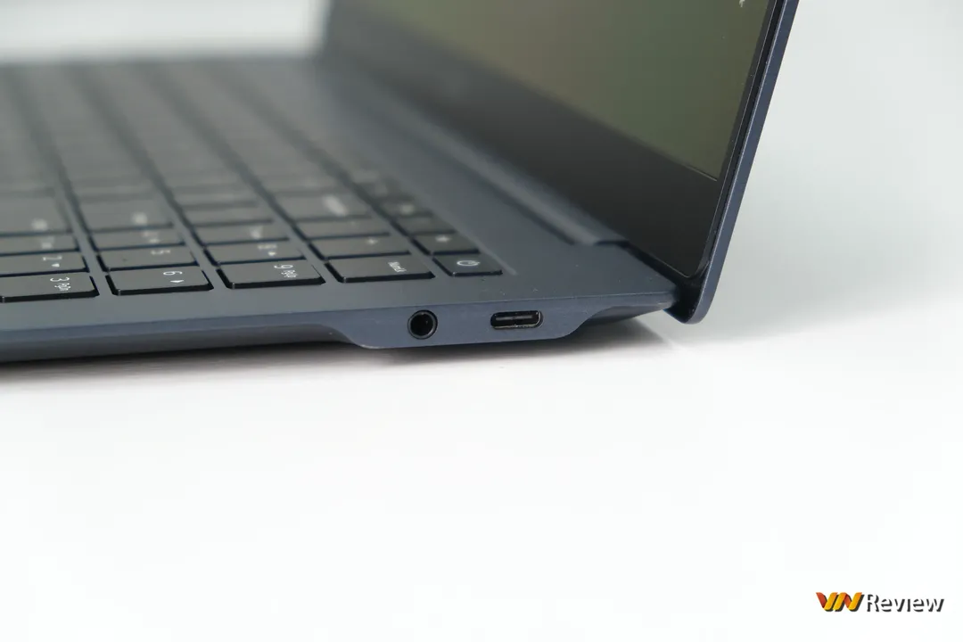 Đánh giá LG gram SuperSlim: nâng tầm cuộc chơi ultrabook siêu mỏng nhẹ Đánh giá LG gram SuperSlim: nâng tầm cuộc chơi ultrabook siêu mỏng nhẹ