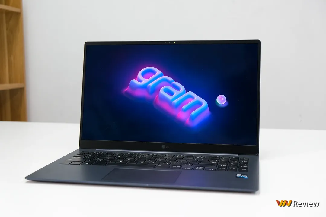 Đánh giá LG gram SuperSlim: nâng tầm cuộc chơi ultrabook siêu mỏng nhẹ Đánh giá LG gram SuperSlim: nâng tầm cuộc chơi ultrabook siêu mỏng nhẹ