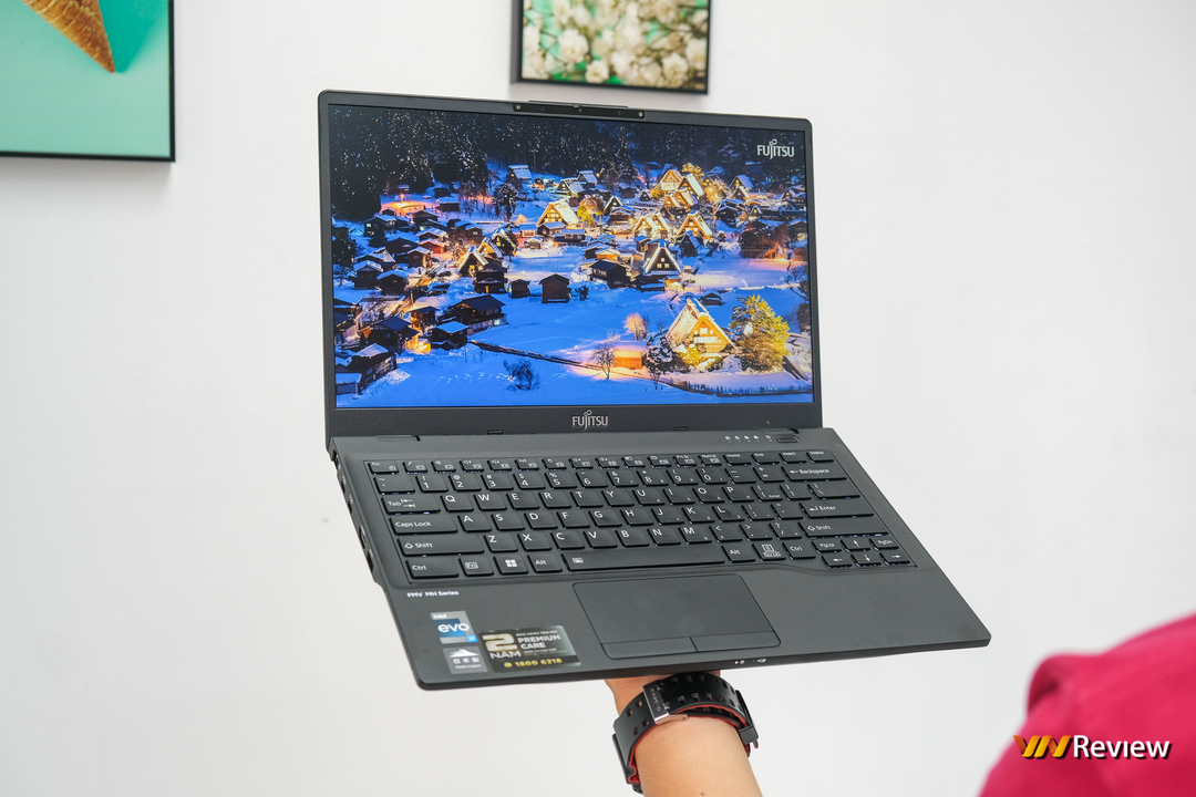Đánh giá Fujitsu FMV MH 14”: Trợ lý linh hoạt cho những ngày bận rộn Đánh giá Fujitsu FMV MH 14”: Trợ lý linh hoạt cho những ngày bận rộn