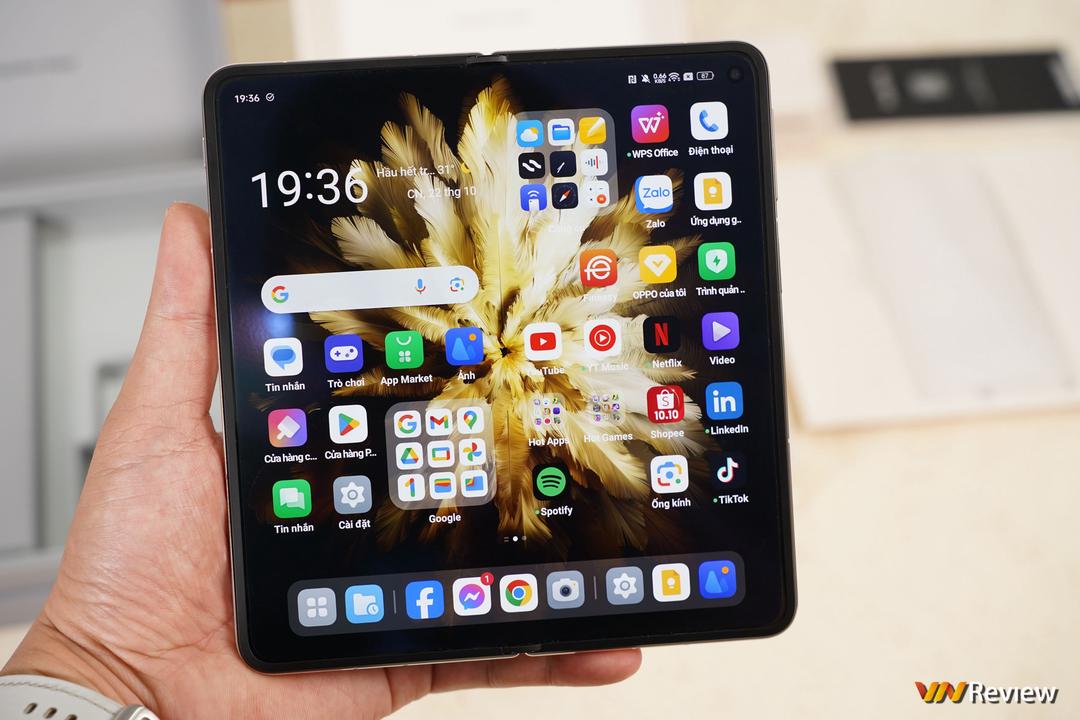 Mở hộp Oppo Find N3 và Find N3 Flip vừa ra mắt tại Việt Nam: khi Oppo “tuyên chiến” với Samsung Mở hộp Oppo Find N3 và Find N3 Flip vừa ra mắt tại Việt Nam: khi Oppo “tuyên chiến” với Samsung