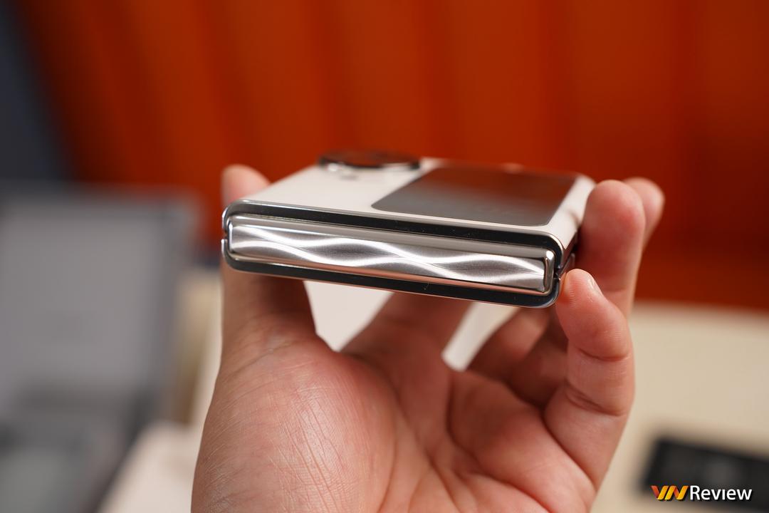 Mở hộp Oppo Find N3 và Find N3 Flip vừa ra mắt tại Việt Nam: khi Oppo “tuyên chiến” với Samsung Mở hộp Oppo Find N3 và Find N3 Flip vừa ra mắt tại Việt Nam: khi Oppo “tuyên chiến” với Samsung