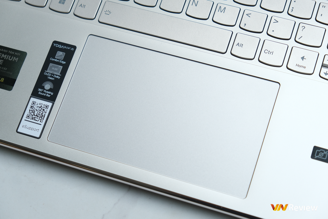 Đánh giá Lenovo Yoga 9i Gen 8 (2023): Laptop 2-trong-1 tiệm cận sự hoàn hảo Đánh giá Lenovo Yoga 9i Gen 8 (2023): Laptop 2-trong-1 tiệm cận sự hoàn hảo