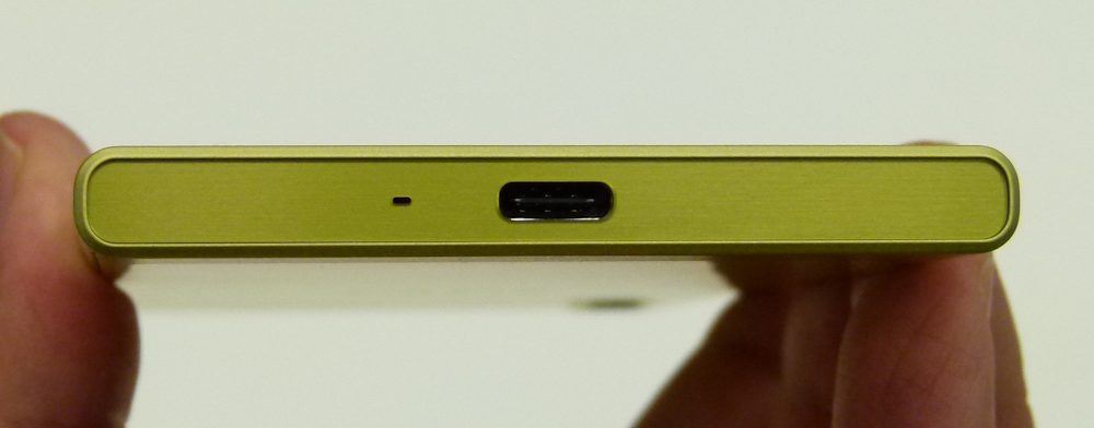 Loạt hình ảnh cho thấy Galaxy S24 Ultra có nét giống điện thoại Sony Xperia 6-7 năm trước Loạt hình ảnh cho thấy Galaxy S24 Ultra có nét giống điện thoại Sony Xperia 6-7 năm trước