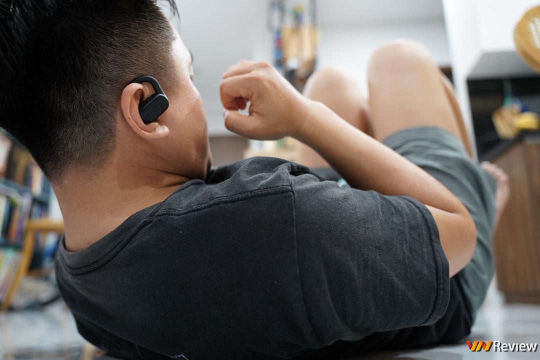 Đánh giá JBL Soundgear Sense: tai nghe thiết kế mở chuẩn bài cho người thích thể thao, yêu âm nhạc Đánh giá JBL Soundgear Sense: tai nghe thiết kế mở chuẩn bài cho người thích thể thao, yêu âm nhạc