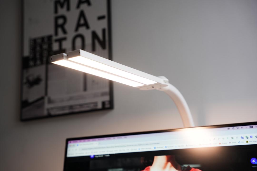 Lần đầu tiên HyperWork ra mắt thiết bị chiếu sáng đèn LED kẹp bàn Luna: Chân thực, tiện lợi và đa năng  Lần đầu tiên HyperWork ra mắt thiết bị chiếu sáng đèn LED kẹp bàn Luna: Chân thực, tiện lợi và đa năng
