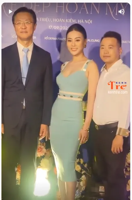 Bất chấp bão dư luận, Phương Oanh và Shark Bình tiếp tục tay trong tay tại sự kiện Bất chấp bão dư luận, Phương Oanh và Shark Bình tiếp tục tay trong tay tại sự kiện