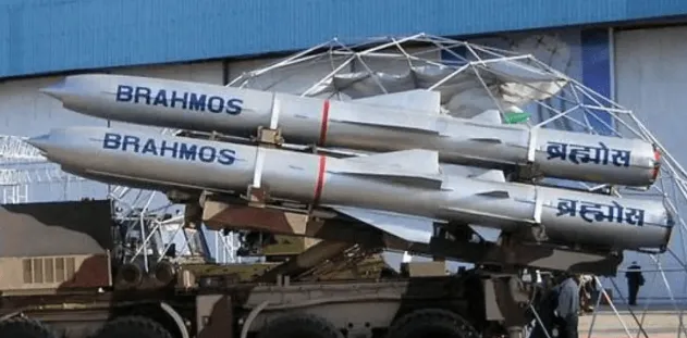 Sau khi Mỹ tuyên bố viện trợ quân sự cho Ukraine, BrahMos cho biết sẵn sàng cung cấp tên lửa cho quân đội Nga Sau khi Mỹ tuyên bố viện trợ quân sự cho Ukraine, BrahMos cho biết sẵn sàng cung cấp tên lửa cho quân đội Nga