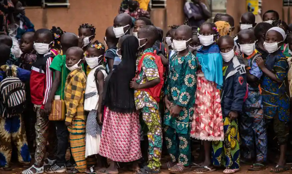 Hệ thống giáo dục tại nhiều quốc gia đứng trên bờ vực sụp đổ vì đại dịch Covid-19 Hệ thống giáo dục tại nhiều quốc gia đứng trên bờ vực sụp đổ vì đại dịch Covid-19