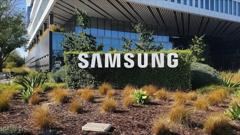 Sau khi Ukraine gây áp lực, Samsung đã dừng đưa hàng đến Nga Sau khi Ukraine gây áp lực, Samsung đã dừng đưa hàng đến Nga