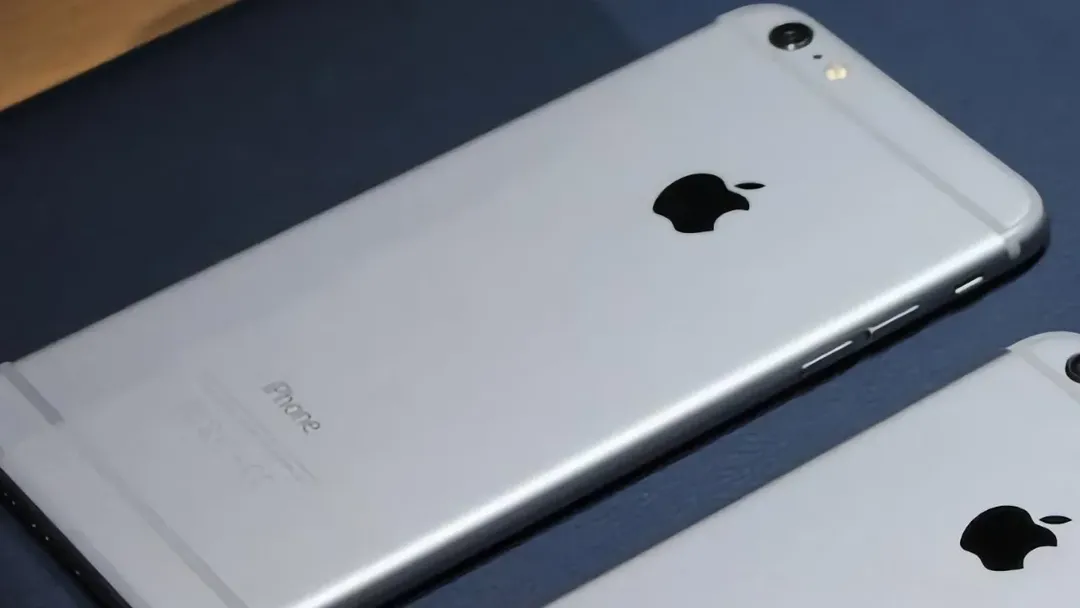 Apple có thể phải bồi thường gần 1 tỉ USD vì cố bóp hiệu năng iPhone ở Anh Apple có thể phải bồi thường gần 1 tỉ USD vì cố bóp hiệu năng iPhone ở Anh