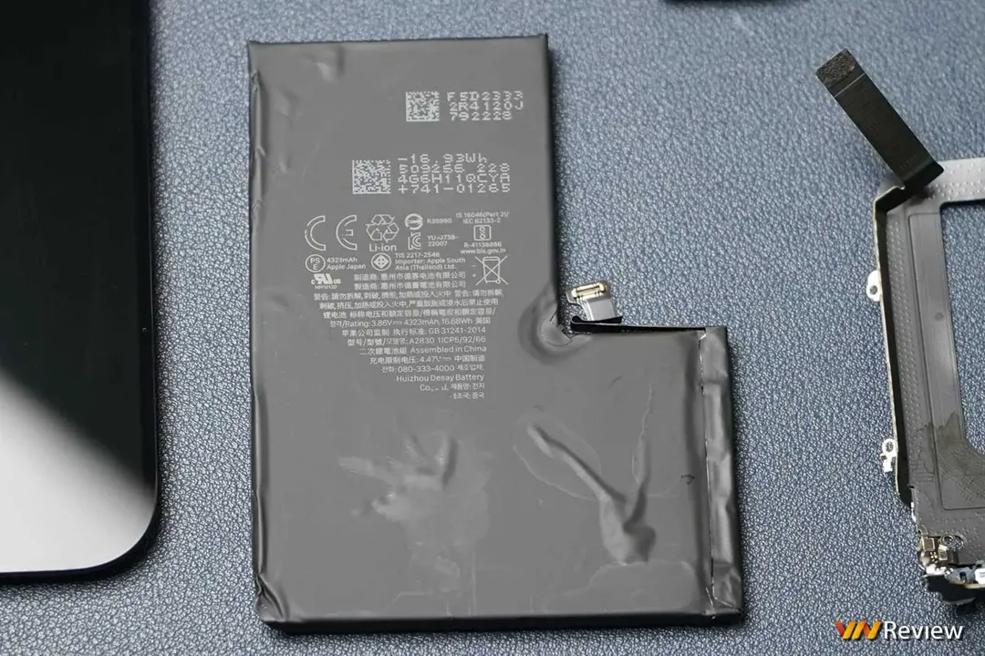 Mổ iPhone 14 Pro Max đầu tiên tại Việt Nam, phát hiện chi tiết Apple “giấu nhẹm” trong buổi ra mắt Mổ iPhone 14 Pro Max đầu tiên tại Việt Nam, phát hiện chi tiết Apple “giấu nhẹm” trong buổi ra mắt