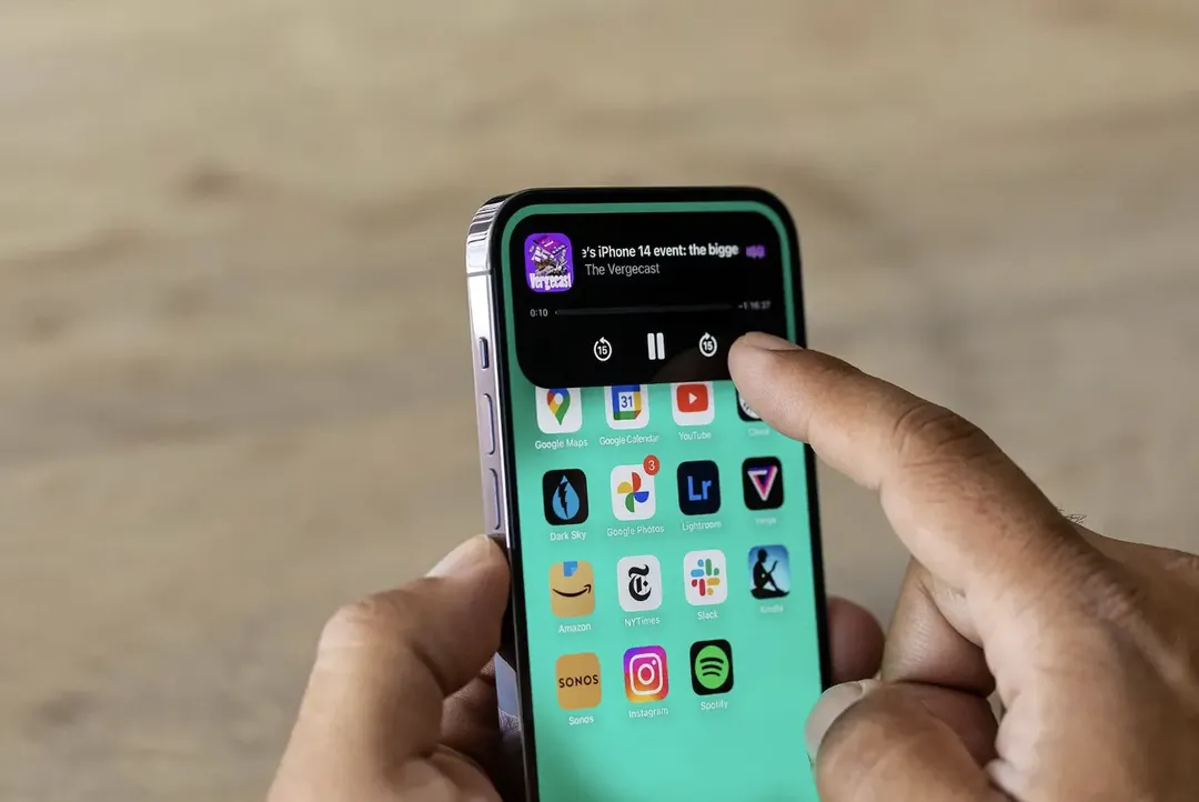 TheVerge đánh giá iPhone 14 Pro: màn hình vẫn đẹp, camera không nhiều cải tiến, Dynamic Island hay nhưng cần thêm thời gian cải thiện TheVerge đánh giá iPhone 14 Pro: màn hình vẫn đẹp, camera không nhiều cải tiến, Dynamic Island hay nhưng cần thêm thời gian cải thiện