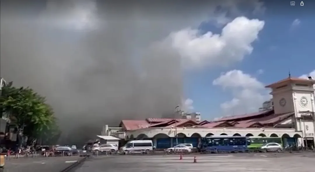 Cháy quán bar cạnh chợ Bến Thành: đã bị đình chỉ vẫn cố chấp làm liều Cháy quán bar cạnh chợ Bến Thành: đã bị đình chỉ vẫn cố chấp làm liều