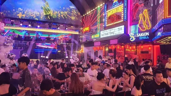 Cháy quán bar cạnh chợ Bến Thành: đã bị đình chỉ vẫn cố chấp làm liều Cháy quán bar cạnh chợ Bến Thành: đã bị đình chỉ vẫn cố chấp làm liều