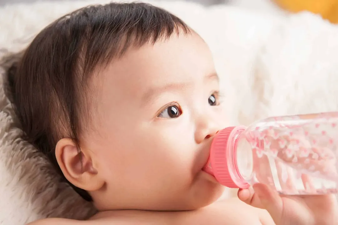 Vì sao trẻ bị ngứa da khi vào đông? Cách xử lý khi trẻ bị ngứa da vào mùa đông Vì sao trẻ bị ngứa da khi vào đông? Cách xử lý khi trẻ bị ngứa da vào mùa đông