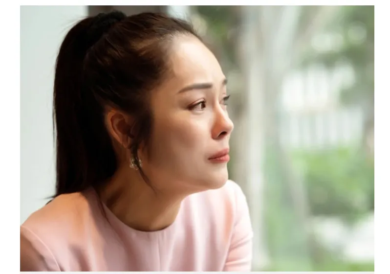 Nữ diễn viên Dương Cẩm Lynh bị chặn đường đòi nợ, phản ứng của người trong cuộc mới gây sốc Nữ diễn viên Dương Cẩm Lynh bị chặn đường đòi nợ, phản ứng của người trong cuộc mới gây sốc