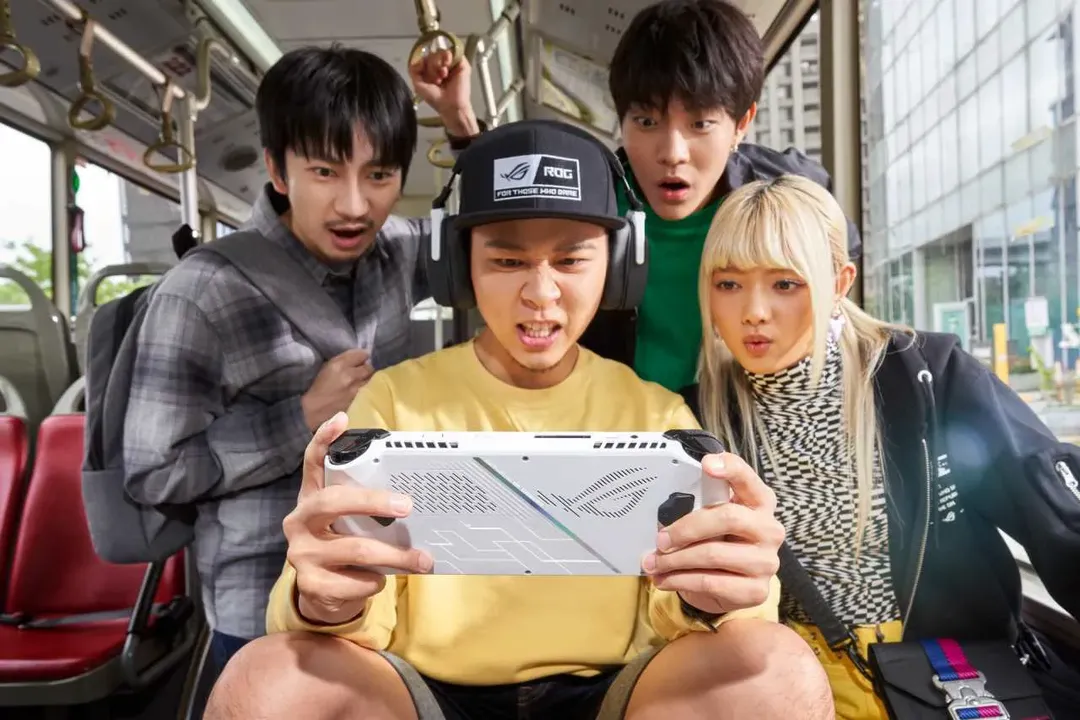 ASUS ROG Ally chính thức ra mắt: máy chơi game cầm tay mạnh gần bằng PS5, cân mọi game AAA, giá hấp dẫn ASUS ROG Ally chính thức ra mắt: máy chơi game cầm tay mạnh gần bằng PS5, cân mọi game AAA, giá hấp dẫn