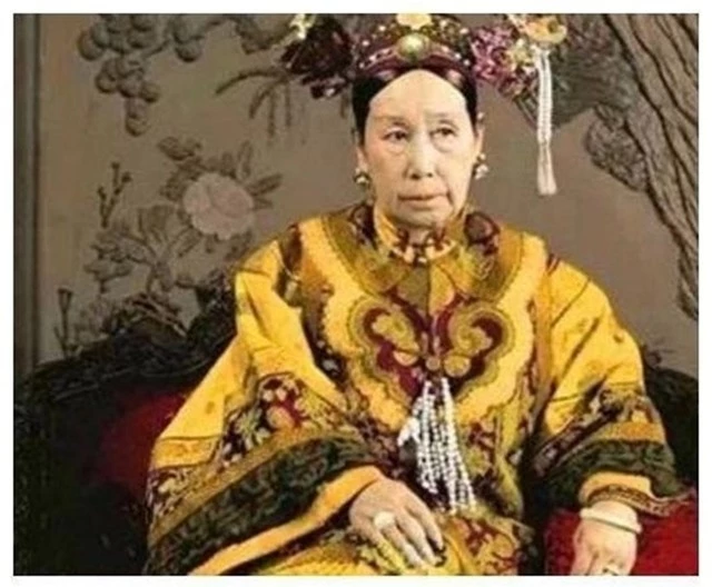 Kết cục bi đát của đội quân tạo sữa người phục vụ Từ Hi Thái Hậu Kết cục bi đát của đội quân tạo sữa người phục vụ Từ Hi Thái Hậu