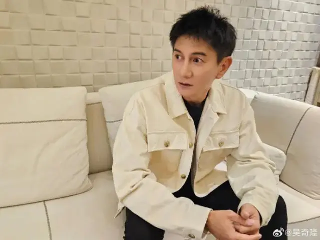 Lương Sơn Bá giàu nhất showbiz: Vẫn cực phong độ ở tuổi U60, nghỉ diễn kiếm trăm nghìn tỷ sau một đêm Lương Sơn Bá giàu nhất showbiz: Vẫn cực phong độ ở tuổi U60, nghỉ diễn kiếm trăm nghìn tỷ sau một đêm