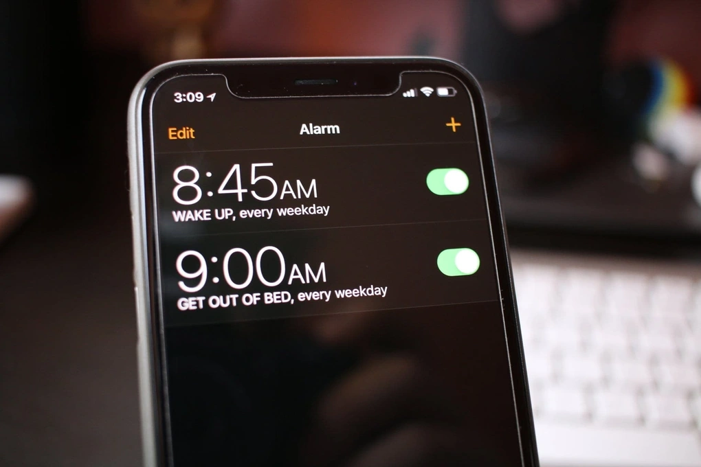 iPhone bị lỗi báo thức không đổ chuông, cơ số anh em đi làm muộn bị phạt mà không làm gì được iPhone bị lỗi báo thức không đổ chuông, cơ số anh em đi làm muộn bị phạt mà không làm gì được