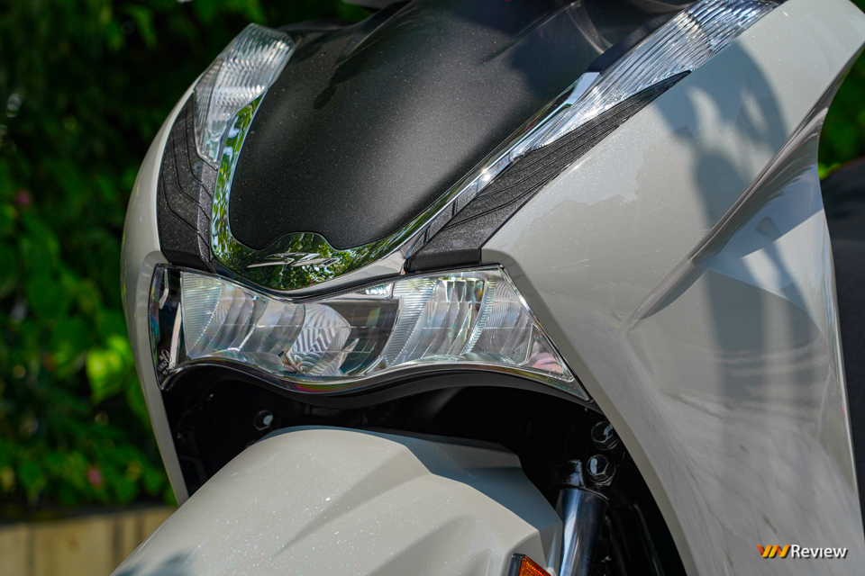 SH350i cận cảnh tại Hà Nội, động cơ mạnh hơn bổ sung nhiều công nghệ mới SH350i cận cảnh tại Hà Nội, động cơ mạnh hơn bổ sung nhiều công nghệ mới