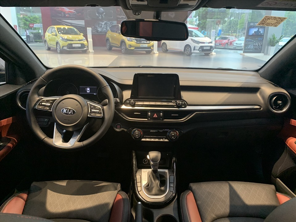 Những mẫu xe gia đình đáng chú ý trong tầm giá 700 triệu đồng Những mẫu xe gia đình đáng chú ý trong tầm giá 700 triệu đồng